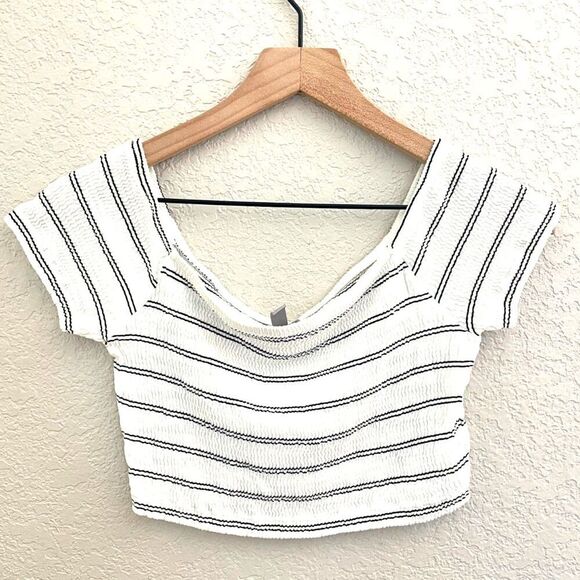 ASOS Smocked Short Sleeve Cropped Tee Size 8 - Picture 1 of 5